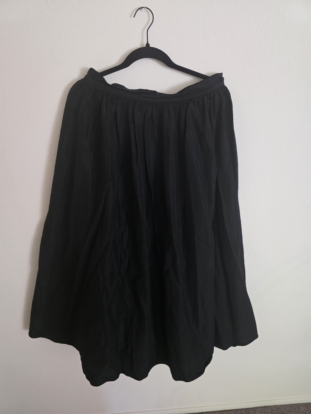Cintage Acetate Laura Ashley Black Midi Skirt - Timeless Everyday Style